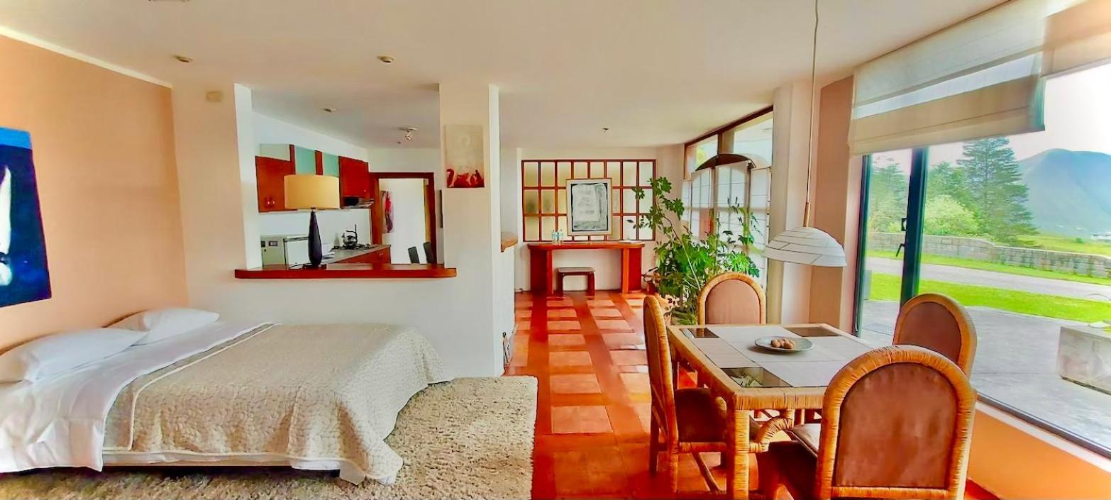 El Crater Guest House San Antonio  ภายนอก รูปภาพ