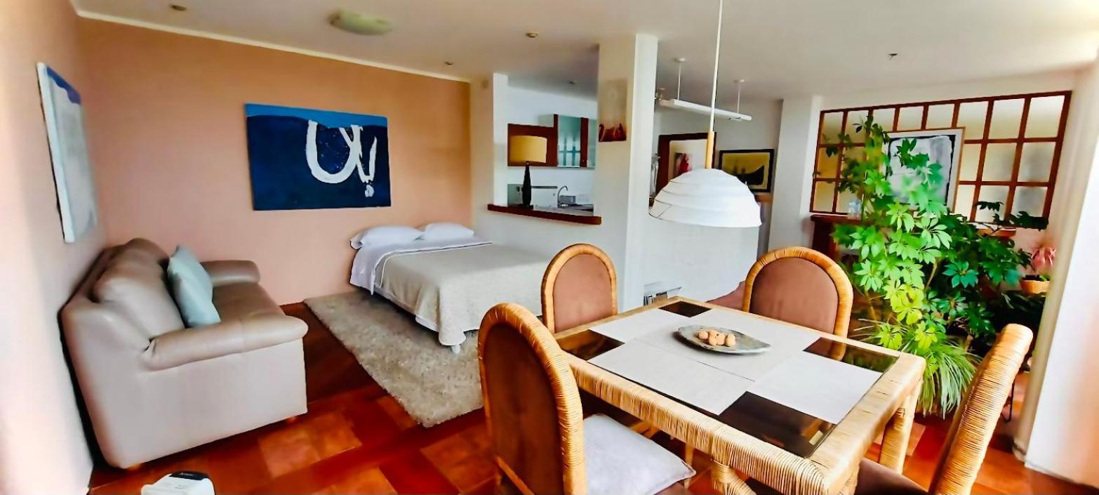 El Crater Guest House San Antonio  ภายนอก รูปภาพ